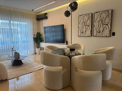 Sala con Sillas Barril